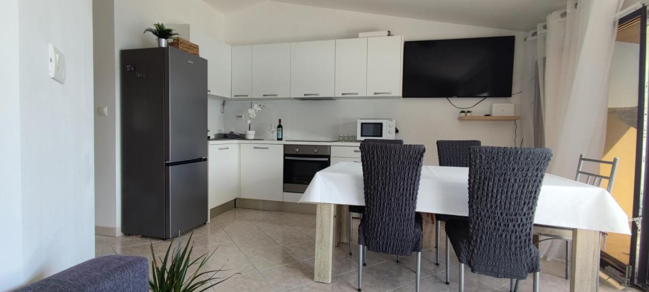 Apartman Mila Marina  Exterior foto
